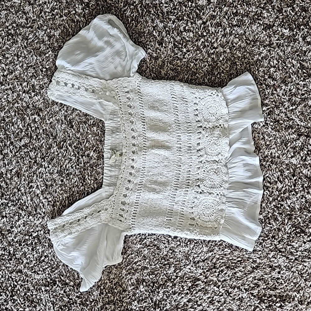 White crop top